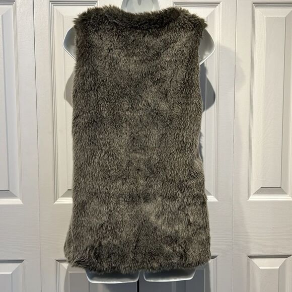Aritzia‎ Talula Romilly Grey/Black Faux Fur Vest Size XS - Picture 6 of 12